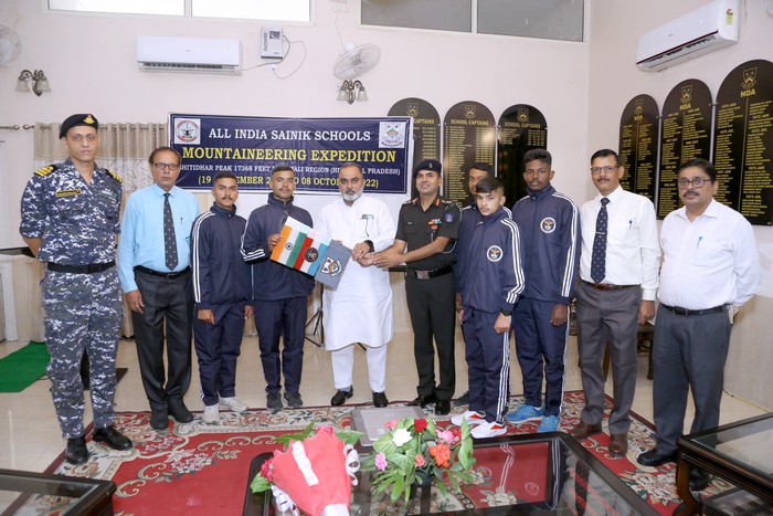 ALL INDIA SAINIK SCHOOLS, MOUNTAINEERING EXPEDITION TO SHITIDHAR PEAK (17348 FEET) IN MANALI REGION