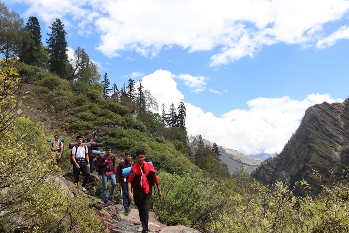 ALL INDIA SAINIK SCHOOLS, MOUNTAINEERING EXPEDITION TO SHITIDHAR PEAK (17348 FEET) IN MANALI REGION