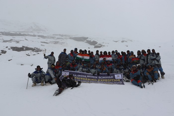 ALL INDIA SAINIK SCHOOLS, MOUNTAINEERING EXPEDITION TO SHITIDHAR PEAK (17348 FEET) IN MANALI REGION